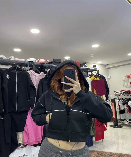 Siyah renk zip detail crop hırka