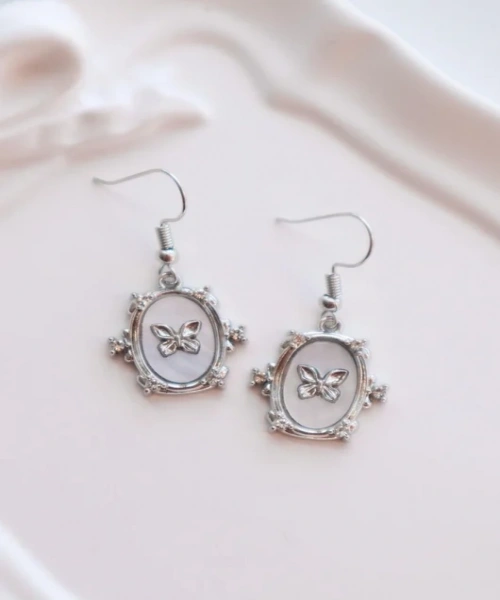 White Buffterfly İthal Küpe