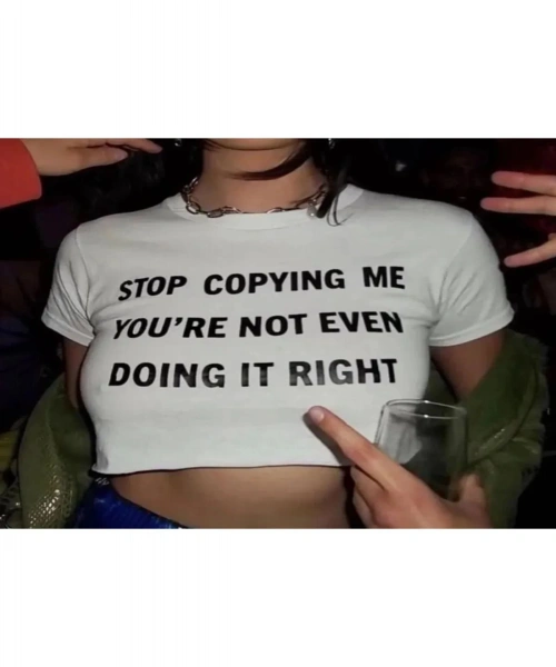 Y2k Beyaz Stop Copying Me Yazılı Kadın Crop Body