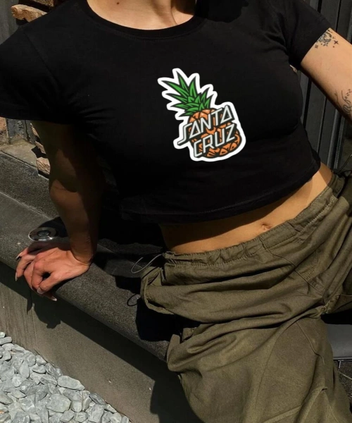 Y2K Sokak Stili Ananas Santa Cruz Baskılı Kısa Kollu Siyah Crop Body