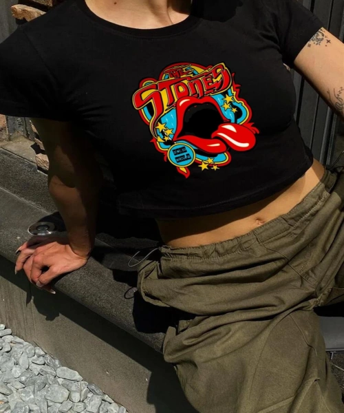 Y2K Sokak Stili The Stones Baskılı Kısa Kollu Siyah Crop Body