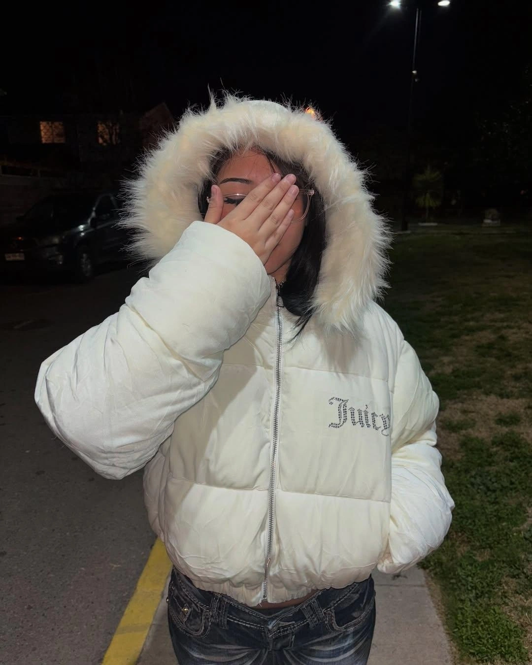 Beyaz Juicy Peluş Kapüşonlu Şişme Crop Mont