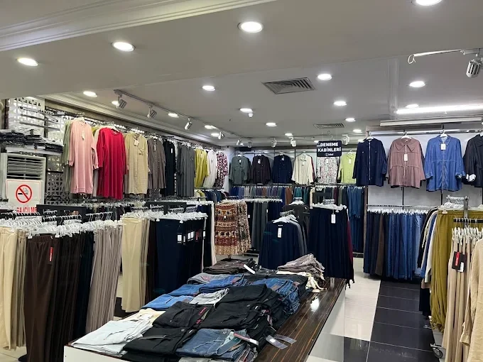 İdol Moda mağaza içi