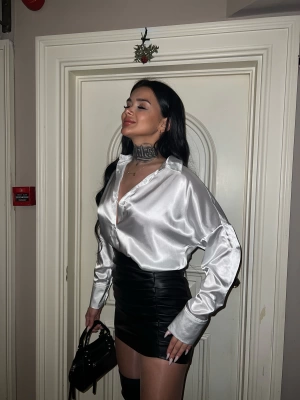 Saten Gömlek-Beyaz