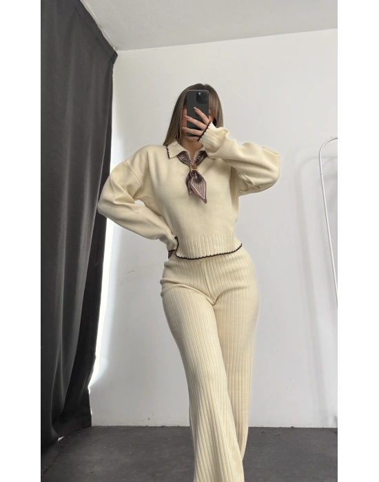 Amanda Fular Detay Triko Takım - Taş