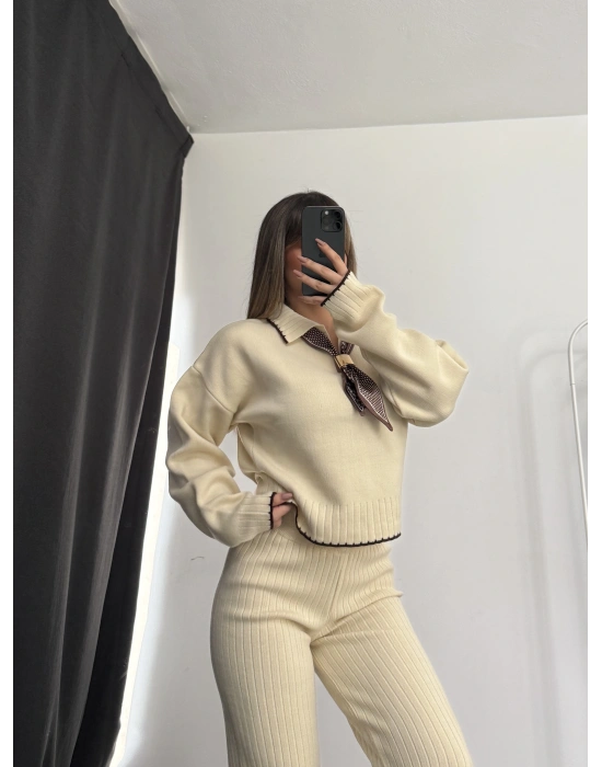 Amanda Fular Detay Triko Takım - Taş