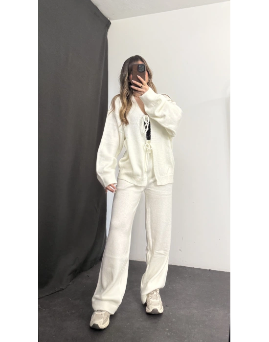 Belly Fiyonklu Triko Takım - Beyaz