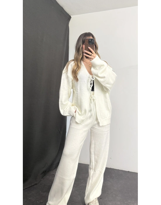 Belly Fiyonklu Triko Takım - Beyaz