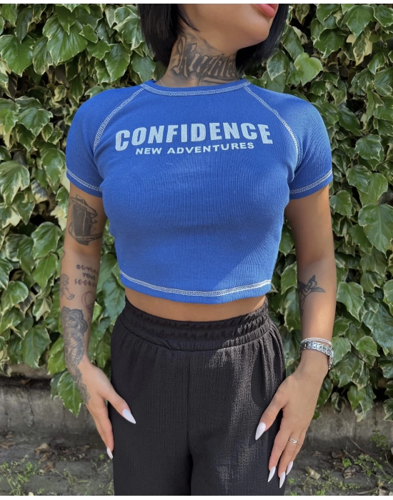 Confidence Crop-Mavi