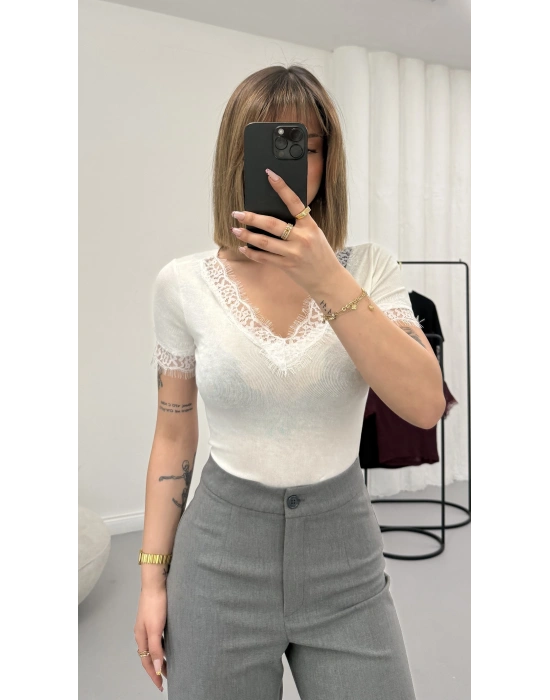 Hola V Yaka Dantelli Crop - Beyaz