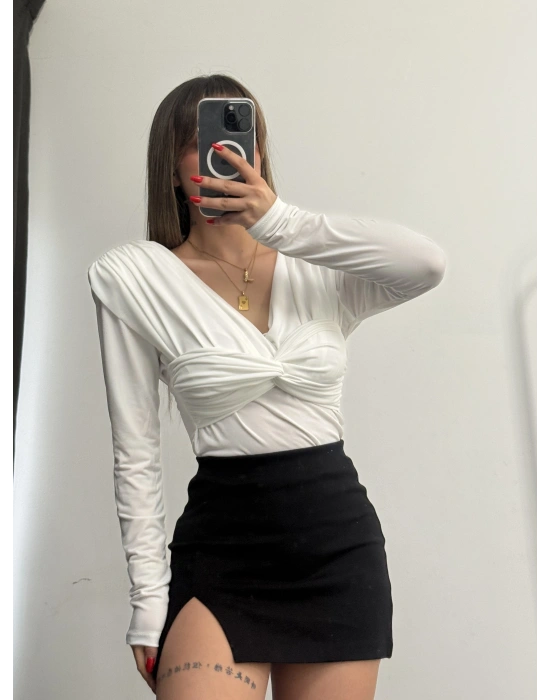 Malika Vatkalı Kruvaze Bluz - Beyaz