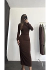 Ruska Broş Detay Elbise - Kahve