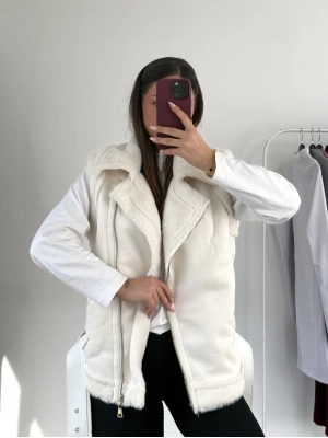 Ada Kürklü Yelek - Bej