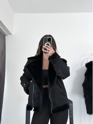 Adora Kuşaklı Kürklü Ceket - Siyah