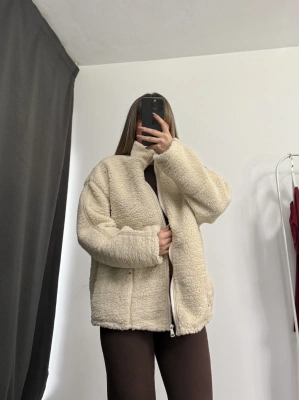 Alexi Peluş Mont - Bej