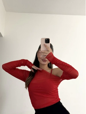 Corinna Astarlı Tül Crop - Kırmızı