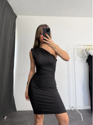 Daphne Tek Omuz Elbise - Siyah