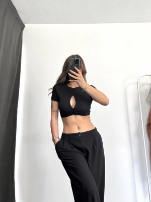 Dekolte Crop - Siyah