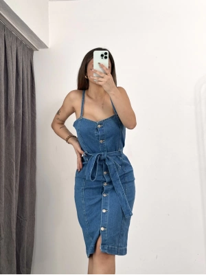 Düğmeli Kot Elbise