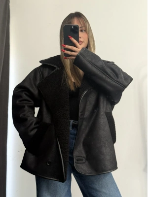 Ella Kürklü Ceket - Siyah