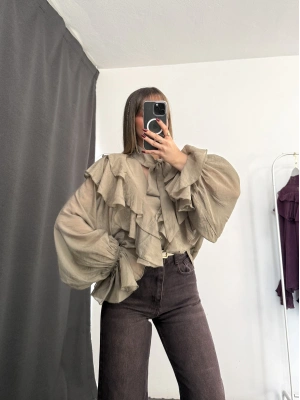 July Volanlı Bluz - Haki