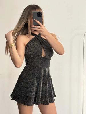 Margot Sırt Dekolte Simli Elbise - Siyah