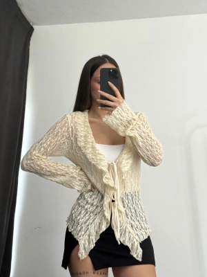 Martha Bağlamalı Dantel Bluz - Bej