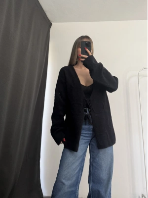 Melita Bağcıklı Hırka - Siyah