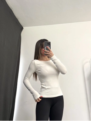 Melly Basic Crop - Beyaz