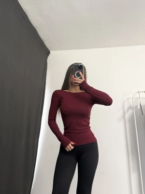 Melly Basic Crop - Bordo