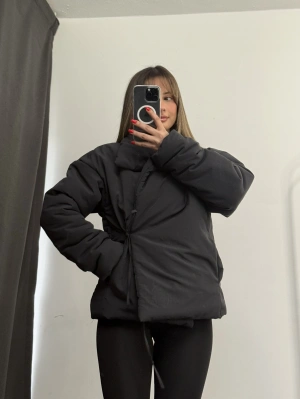 Minnie Puffer Mont - Siyah