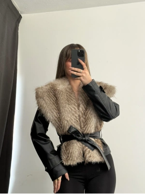 Mona Kürklü Deri Ceket - Siyah
