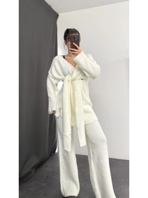 Nova Bağlamalı Triko Takım - Beyaz