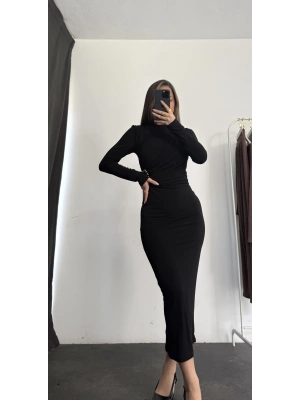 Ruska Broş Detay Elbise - Siyah