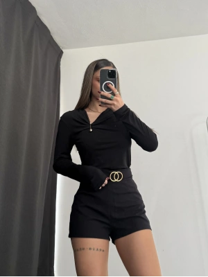 Sienna Toka Detay Bluz - Siyah