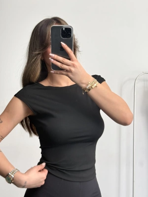 Sırt Dekolte Crop - Siyah