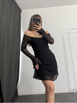 Violett Dantel Elbise - Siyah