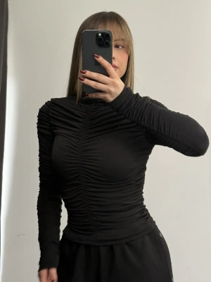 Wilda Drapeli Bluz - Siyah