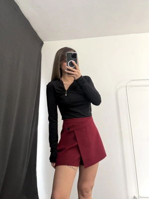 Zola Asimetrik Şort Etek - Bordo