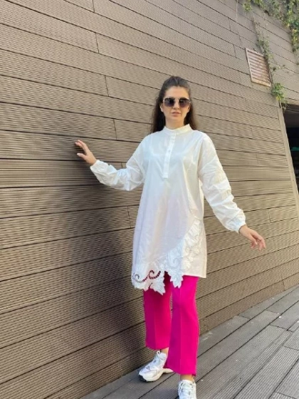 İnvee 6799 Beyaz Güpür Detaylı Tunik