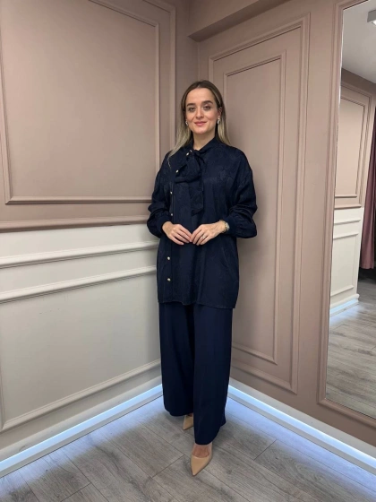 Ghisa 26KGSTKM4126 Lacivert Yakası Bağlama Detaylı Takım