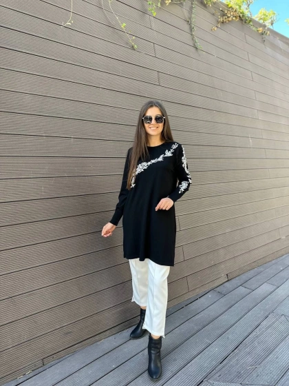 İnvee 6849 Siyah Güldalı Triko Tunik