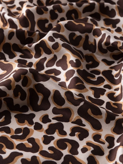 İpekevi 02452 Kahve Leopar Desenli İpek Şal