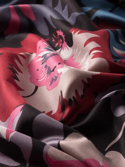 İpekevi 06111 Siyah Nihavent Desenli İpek Şal