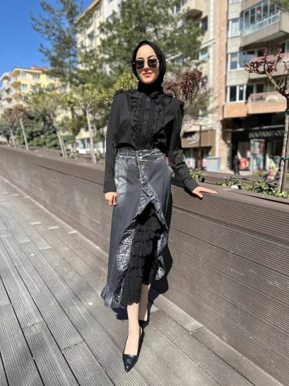 Misswhence 35900 Siyah İçi Güpür Detaylı Kot Etek