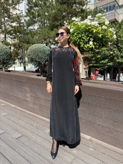 Misswhence 36818 Siyah Üst Kısmı Desenli İpek Elbise