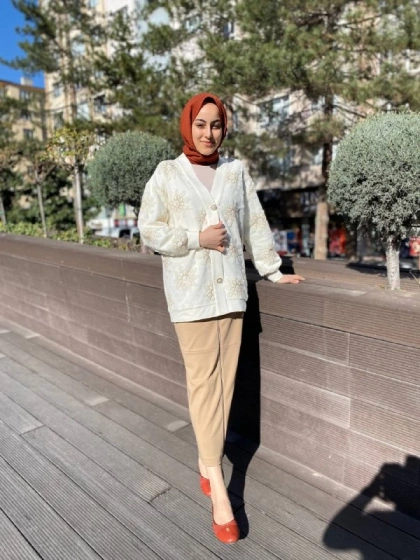 MY312 24S8209 Ekru Dantelli Düğmeli Hırka