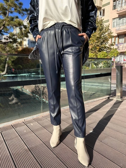 Yusuf Özdemir 25K1375 Lacivert Deri Pantolon