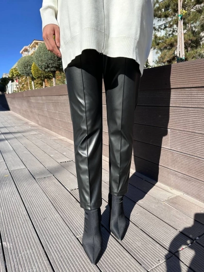 Yusuf Özdemir 25K1375 Siyah Deri Pantolon