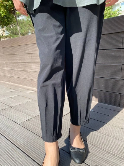 Yusuf Özdemir 25K1452 Siyah Paça Detaylı Pantolon